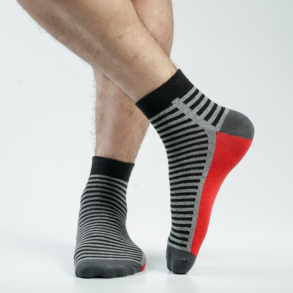 Black & Red Casual Ankle Socks [appleplus-men-A-09bl]