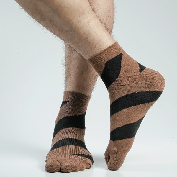Brown Color Casual Finger Socks [mb189-men-finger-02br]