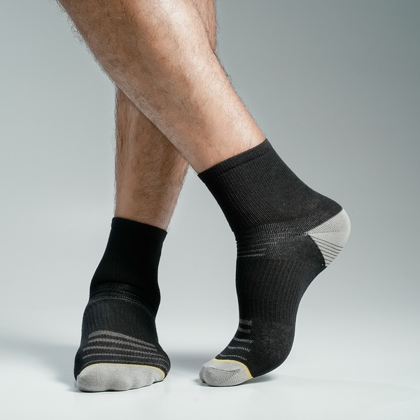Black Color Sports Quarter Socks [kmalion-men-A-03bl]